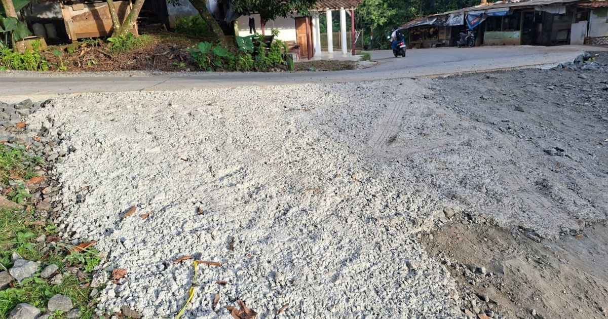 Proyek Hutama Karya di Cariu Bogor Diprotes, Akses Jalan Dua Desa Terputus