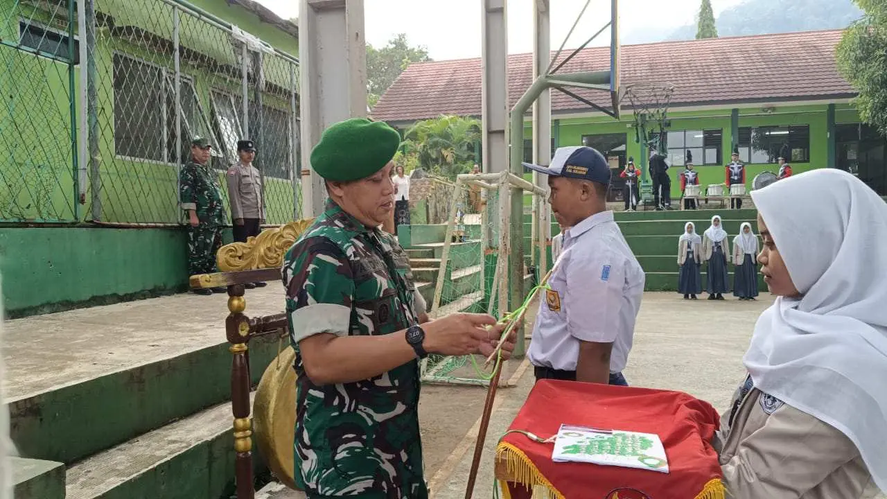 Dandim 0622/Kabupaten Sukabumi Pimpin Pembukaan MPLS di SMAN 1 Palabuhanratu