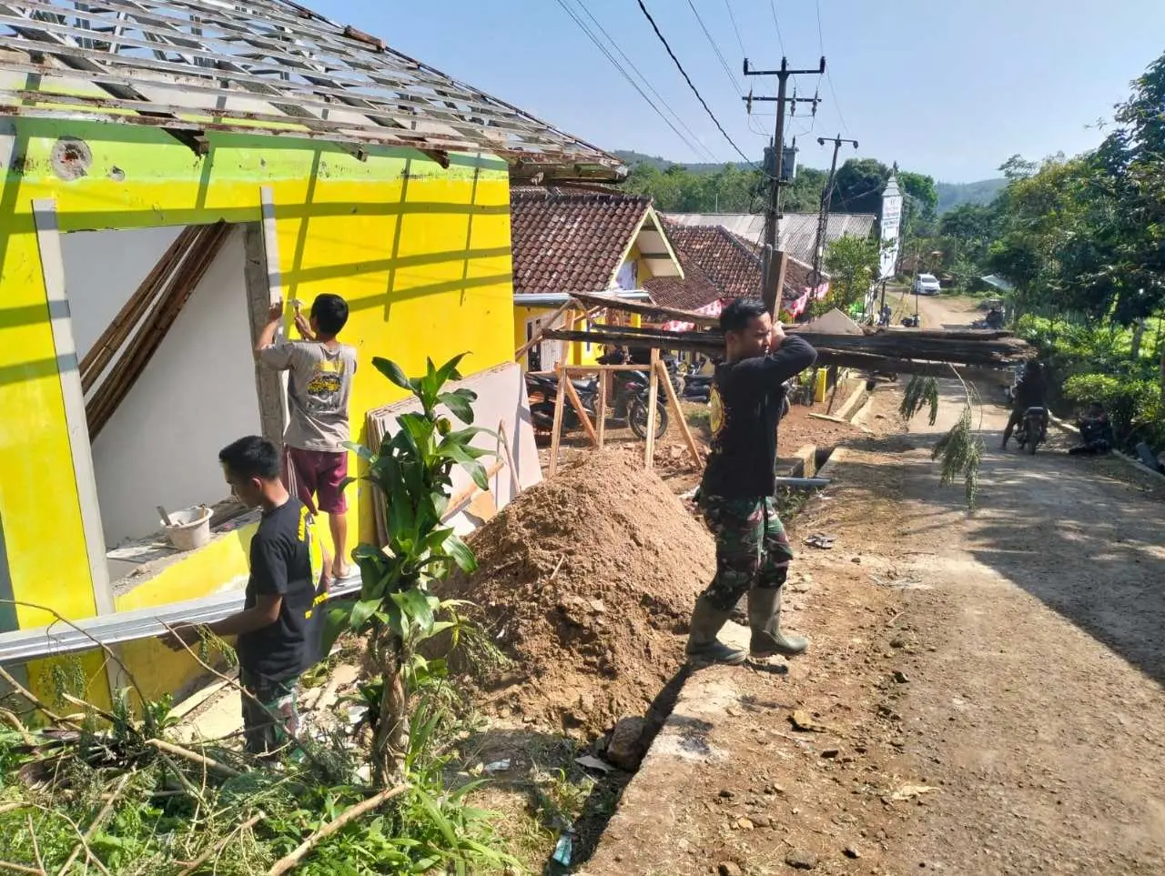 Satgas TMMD ke-125 Rehab Pustu Kampung Cisireum, Capaian Pekerjaan 25%