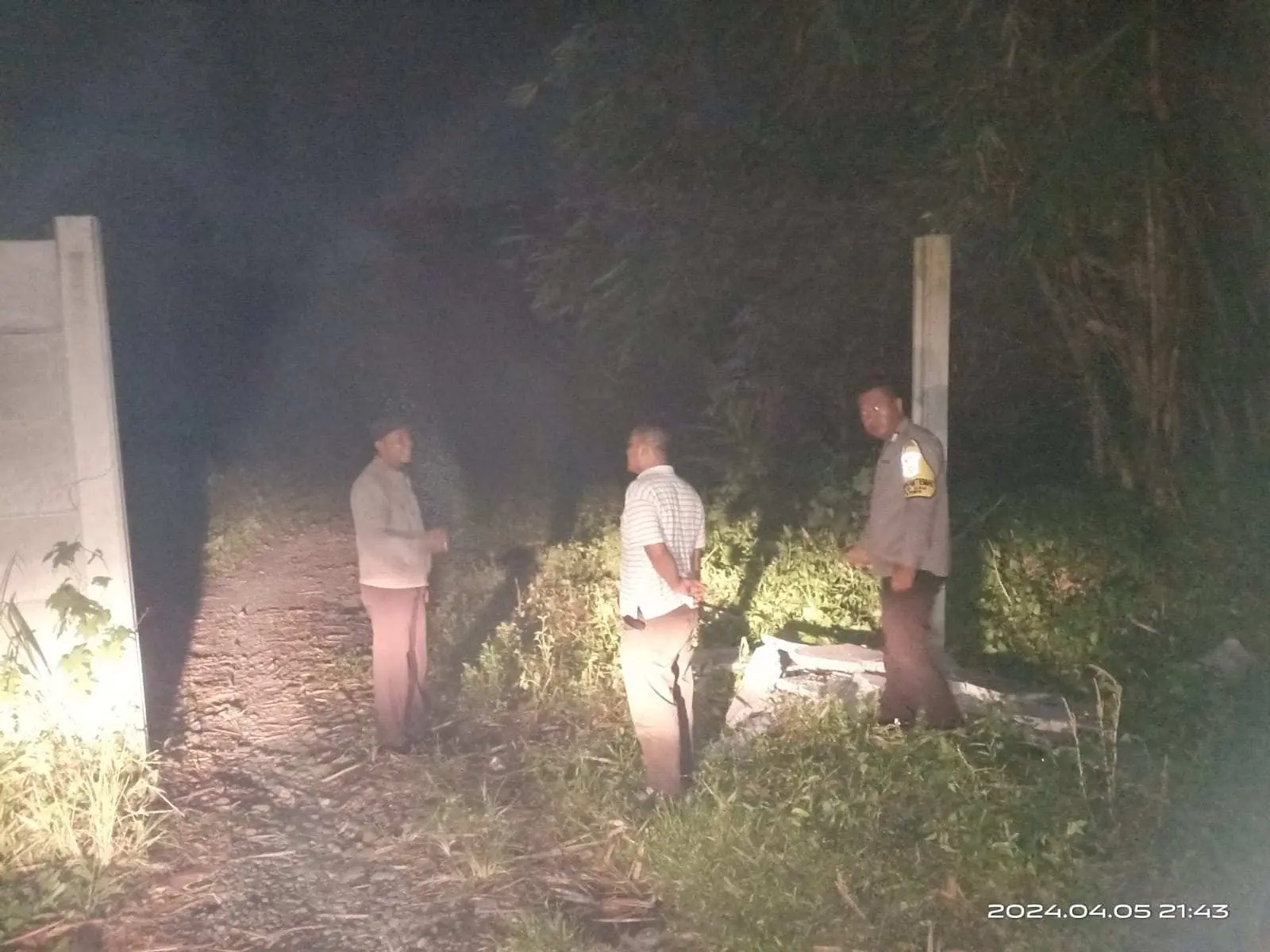 Polsek Rumpin Dan Instansi Terkait Cek TKP Pengrusakan Pagar Panel Frecon di BSD Rumpin