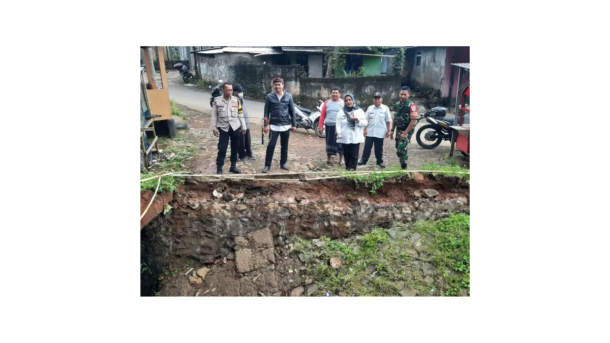 Musibah Bencana Alam Tanah Longsor di Desa Cipayung Girang Wilayah Hukum Megamendung Kabuaten Bogor